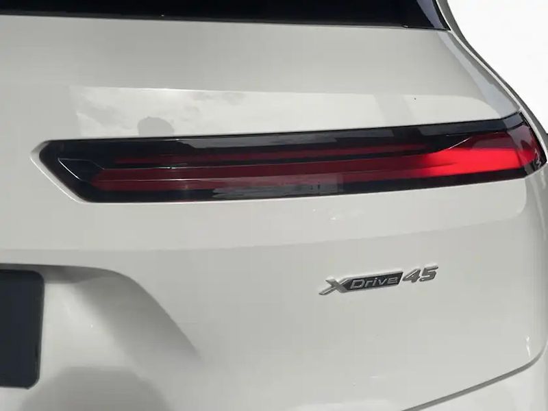BMW iX xDrive45 M-Sport HuD H/K Taž - fotka 6 z 10