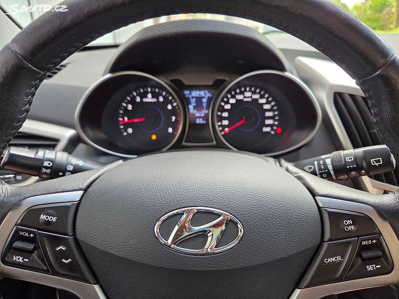 Hyundai Veloster (2012) 1.6 GDI Nové v ČR Serviska - fotka 24 z 30