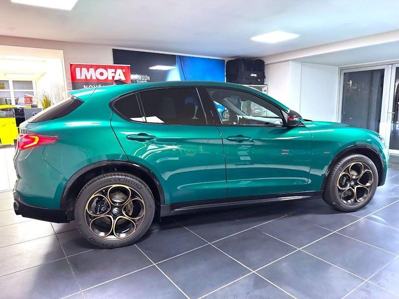 Alfa Romeo Stelvio (2026) 2.0 T 280k AT8 ZF Q4 4x4 Inten - fotka 4 z 25