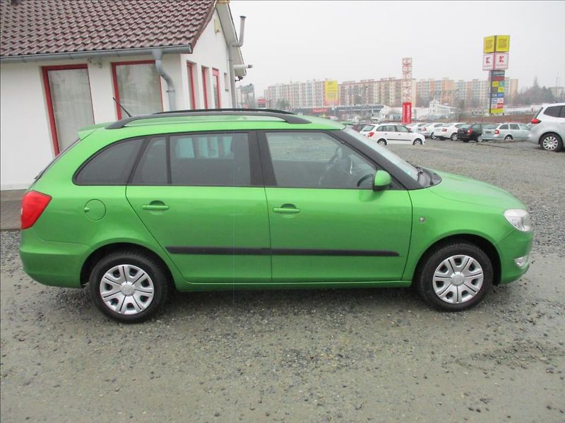 Škoda Fabia 1,2 TSI, klima, serv. kniha, - fotka 4 z 39