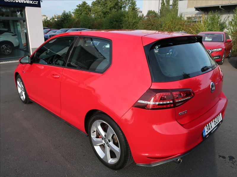 Volkswagen Golf 2,0 TSi,162kW,GTI,NovéČR - fotka 4 z 22