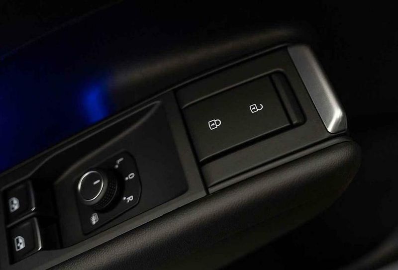Volkswagen T-Roc jsme zatím zkoušeli v Portugalsku.