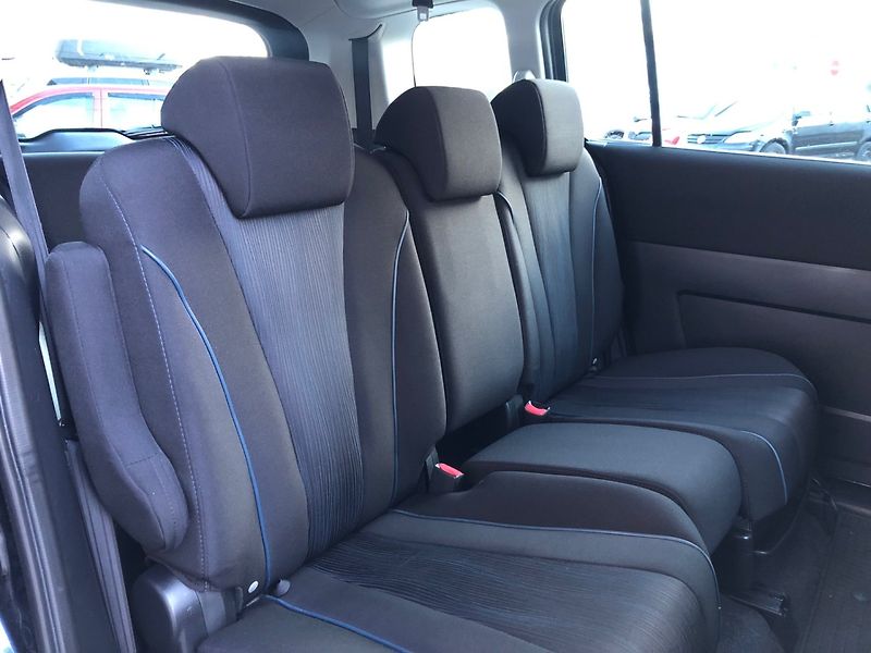 Mazda 5 (2011) 1.6 MZR-CD, 7míst - fotka 14 z 31