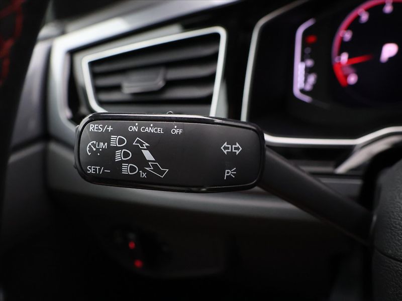 Volkswagen Polo 2,0 GTI 147kW DSG Virtual DPH - fotka 18 z 33