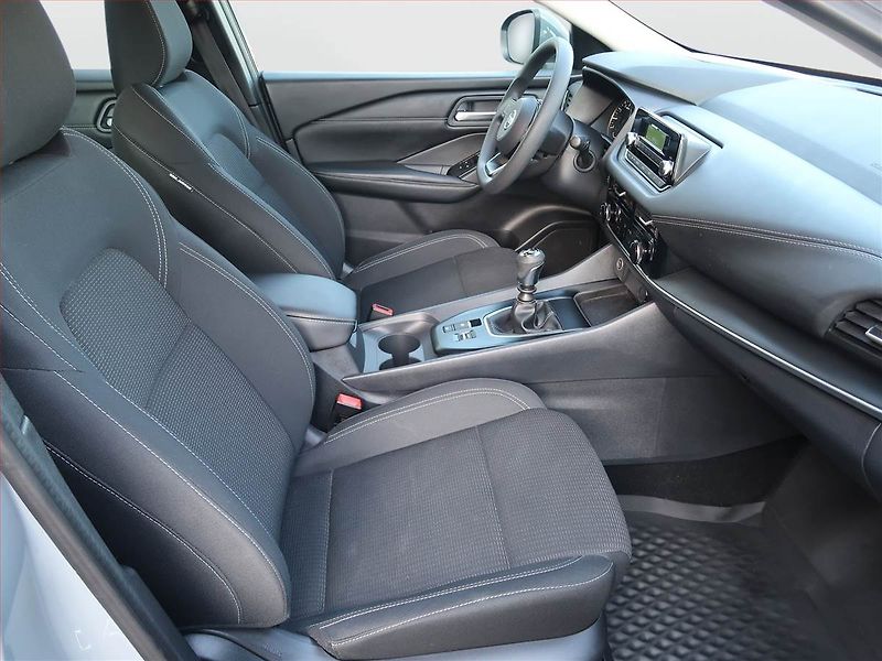 Nissan Qashqai (2022) Acenta 1.3 DIG-T - fotka 9 z 20