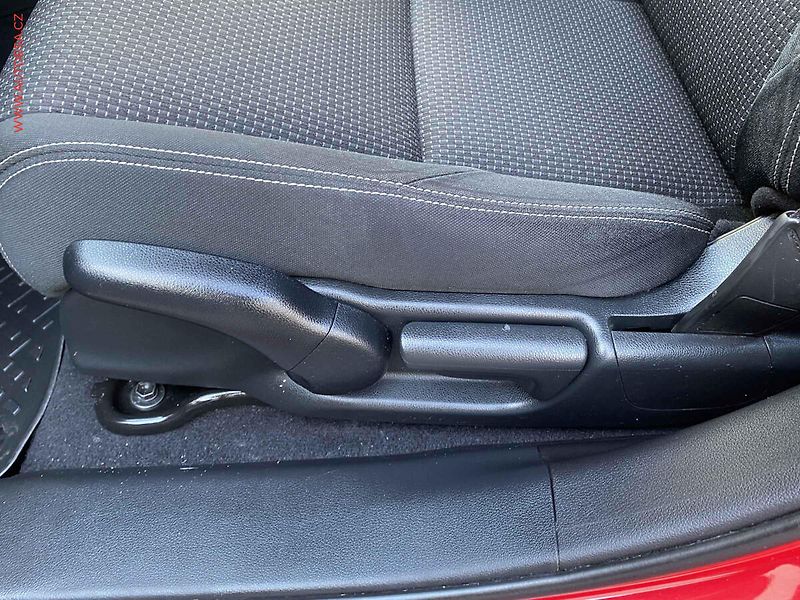Honda Civic (2016) 1.4 i-VTEC, Xenon, AC - fotka 13 z 16
