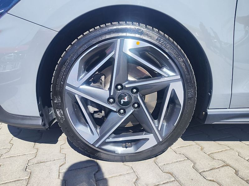 Hyundai i30 1.5 T-GDi/103kW N-Line DCT - fotka 33 z 33