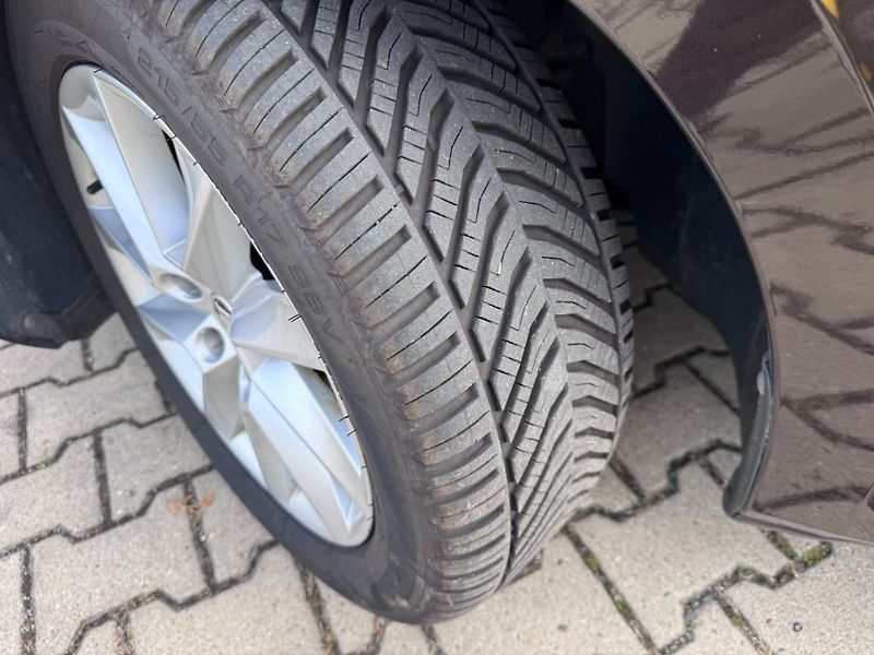 Škoda Superb (2019) 1,5 TSI 110 KW 2. MAJ KM - fotka 2 z 44