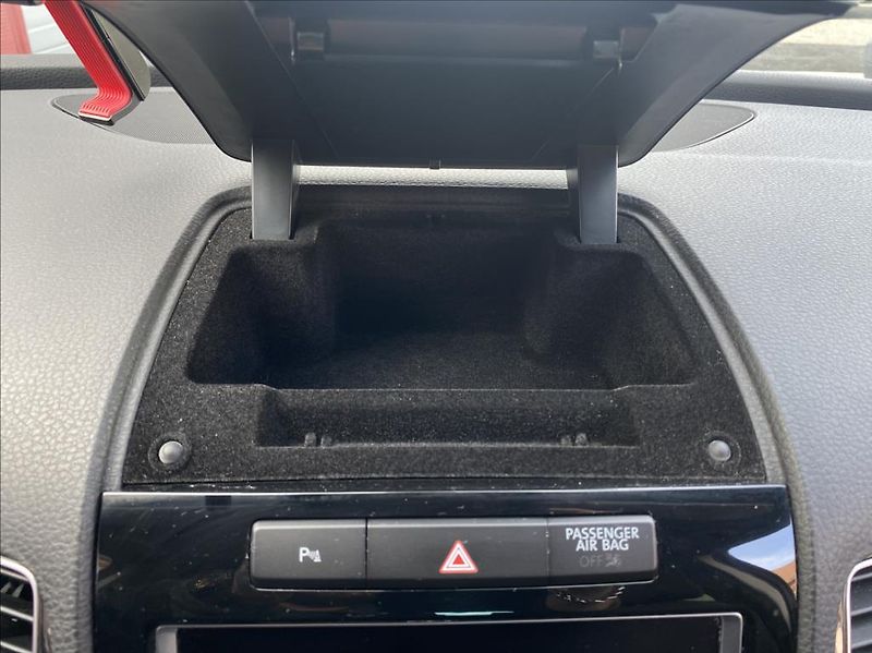 Volkswagen Touareg 3,0 TDI V6 4motion / záruka - fotka 28 z 47