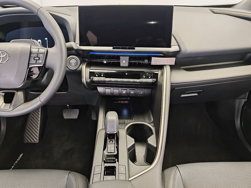 Toyota C-HR 2.0 Plug - in Hybrid ( 220k ) - fotka 10 z 37