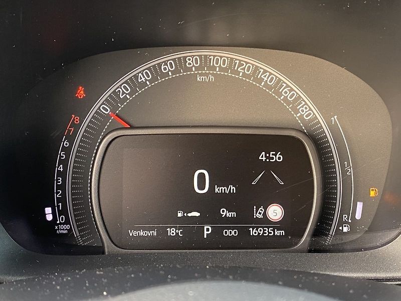 Toyota Aygo 1.0i, ČR, Style Tech, automat - fotka 16 z 17