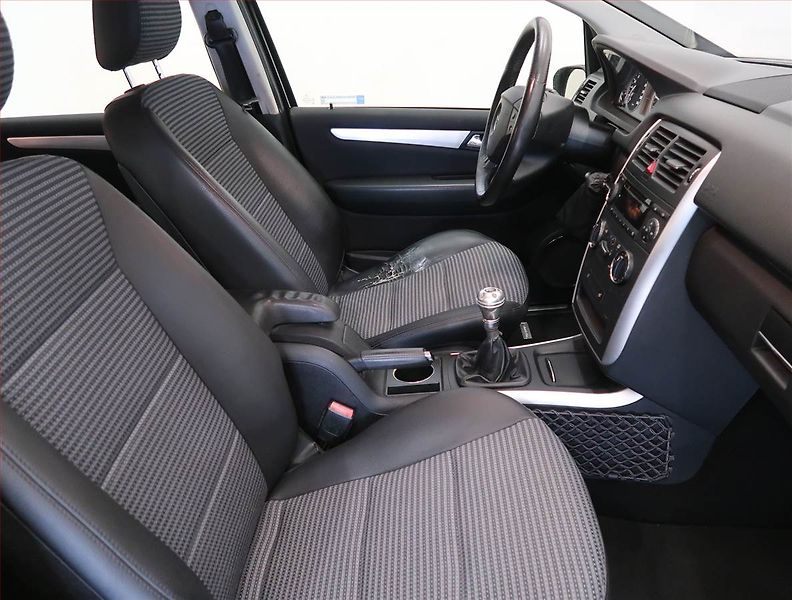 Mercedes-Benz Třídy B (2006) B 180 CDI , po STK, dobrý stav - fotka 9 z 12