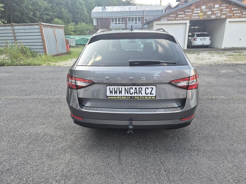 Škoda Superb Combi 2,0TDi DSG 110kw 17ALU - fotka 8 z 44