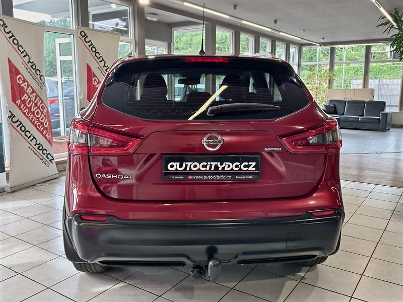 Nissan Qashqai 1.3 DIG-T 103kW KAMERA, PANO - fotka 6 z 25