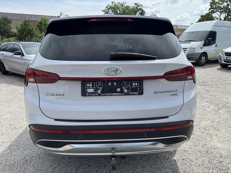 Hyundai Santa Fe (2021) 2.2.CRDi, 4x4, AT, 7 - míst.  - fotka 13 z 26