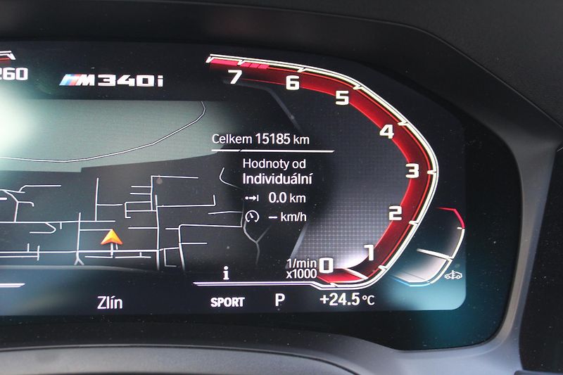BMW Řada 3 M340i xDrive Sedan - fotka 16 z 25