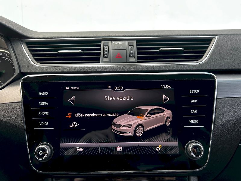 Škoda Superb (2018) 1.5 TSI 110kW ACT DSG Style+ - fotka 15 z 35