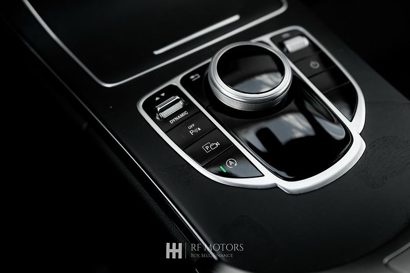 Mercedes-Benz Třídy C (2019) C 300d Kombi 180kW - fotka 29 z 30