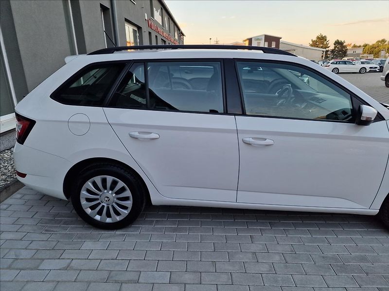 Škoda Fabia 1.0 TSI Combi Tour, ČR, 1.Maj - fotka 38 z 45