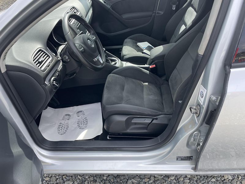 Volkswagen Golf 1.6TDi 105PS  6 HIGHLINE TOP!! - fotka 94 z 176