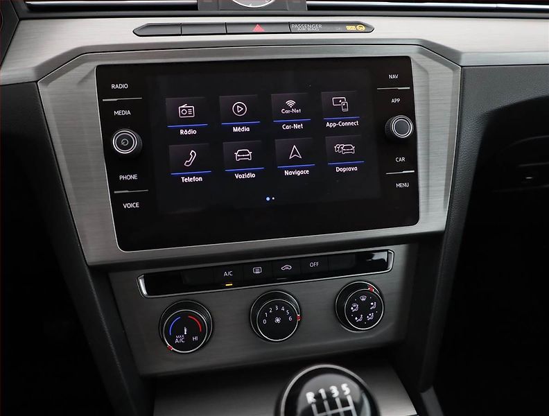 Volkswagen Passat (2017) 2.0 TDI, Serv.kniha, Navi - fotka 10 z 15