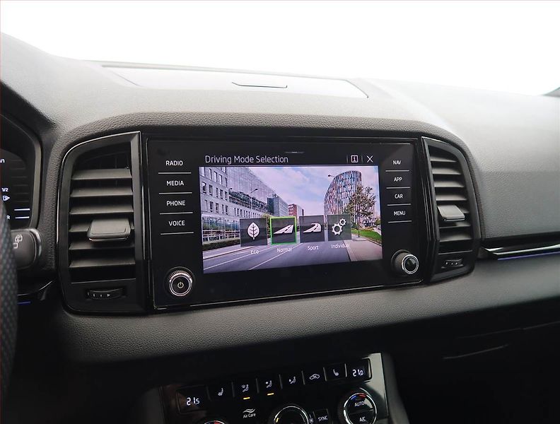Škoda Karoq (2021) Sportline 1.5 TSI, digi klima - fotka 20 z 28