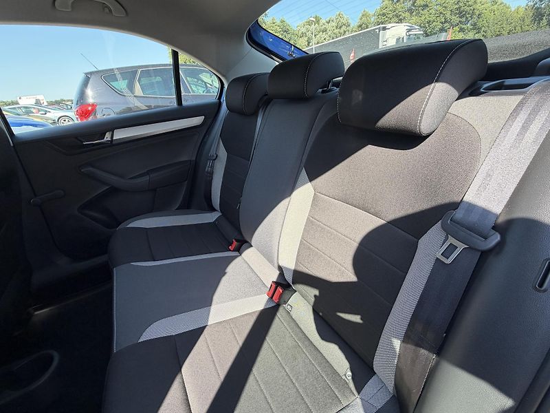 Škoda Rapid 1.0 TSI DPH REZERVACE - fotka 12 z 20