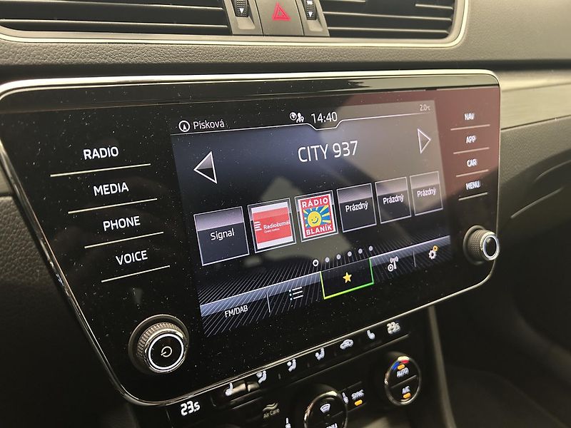 Škoda Superb 2.0 TDI 4x4 Style - fotka 11 z 24