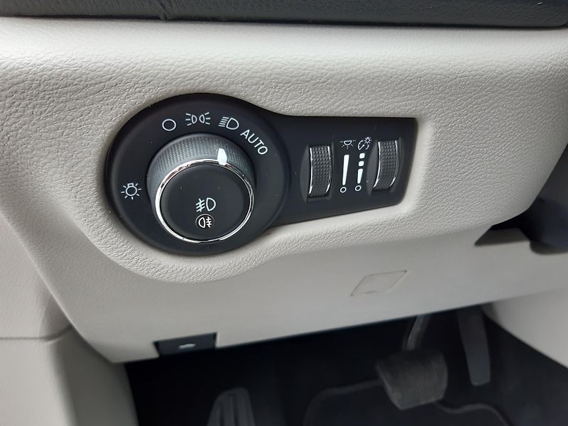 Chrysler Pacifica (2022) 3,6L V6,Top výbava, REZERVACE - fotka 27 z 50