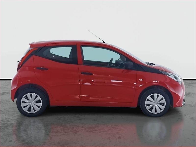 Toyota Aygo (2020) 1.0 VVT-i - fotka 6 z 15