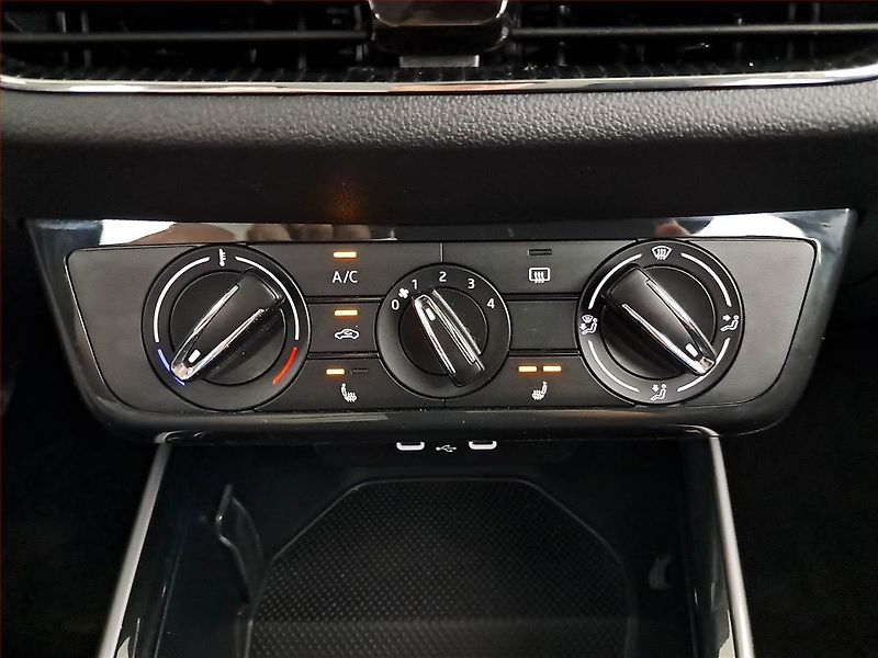 Škoda Fabia (2023) 1.0 TSI, ČR,1.maj, Tempomat - fotka 13 z 23