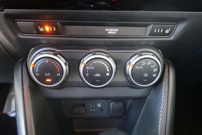 Mazda 2 1,5 G90 AT, kamera, záruka - fotka 23 z 34