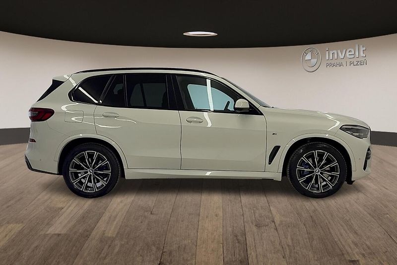 BMW X5 xDrive30d - fotka 2 z 14