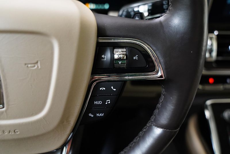 Lincoln Navigator - fotka 15 z 27