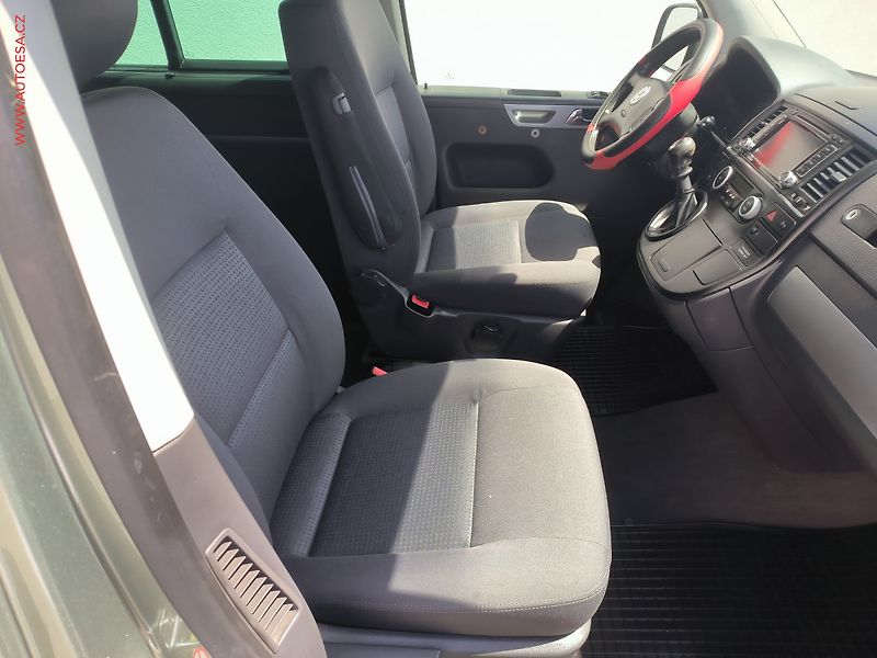 Volkswagen Multivan (2008) 2.5TDI 4x4, ČR, servis.kniha - fotka 10 z 21