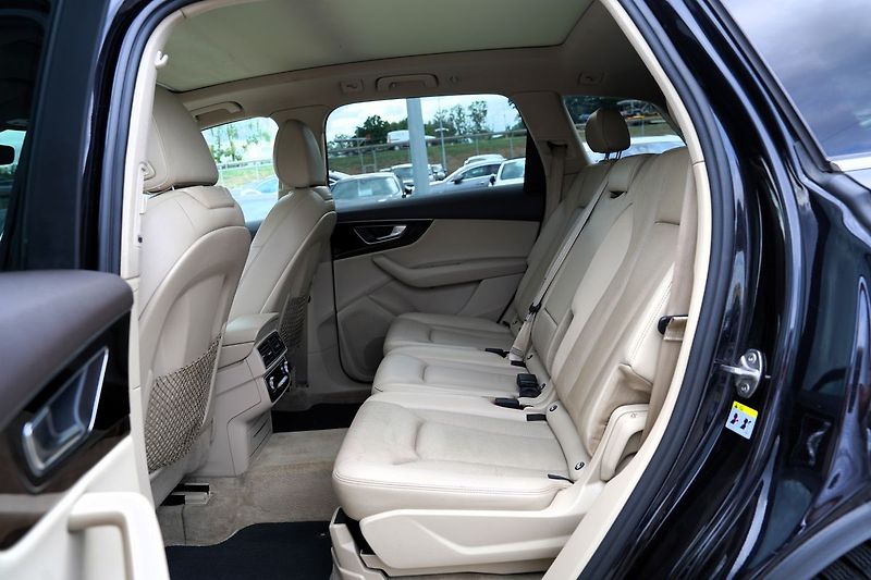 Audi Q7 3.0 TDI 200 kW/Q/7míst - fotka 33 z 50