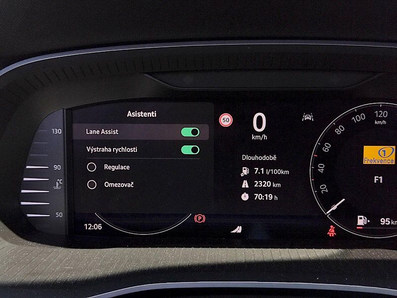 Škoda Octavia (2024) Selection 1,5 Tsi 110 Kw - fotka 8 z 37