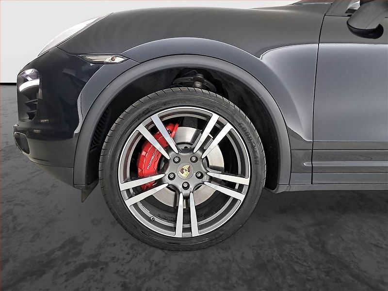 Porsche Cayenne (2010) Turbo - fotka 15 z 23