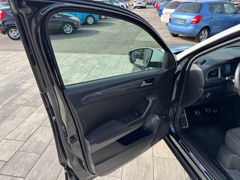 Volkswagen T-Roc (2019) IQ. DRIVE 1,5 TSI 110 KW - fotka 11 z 36