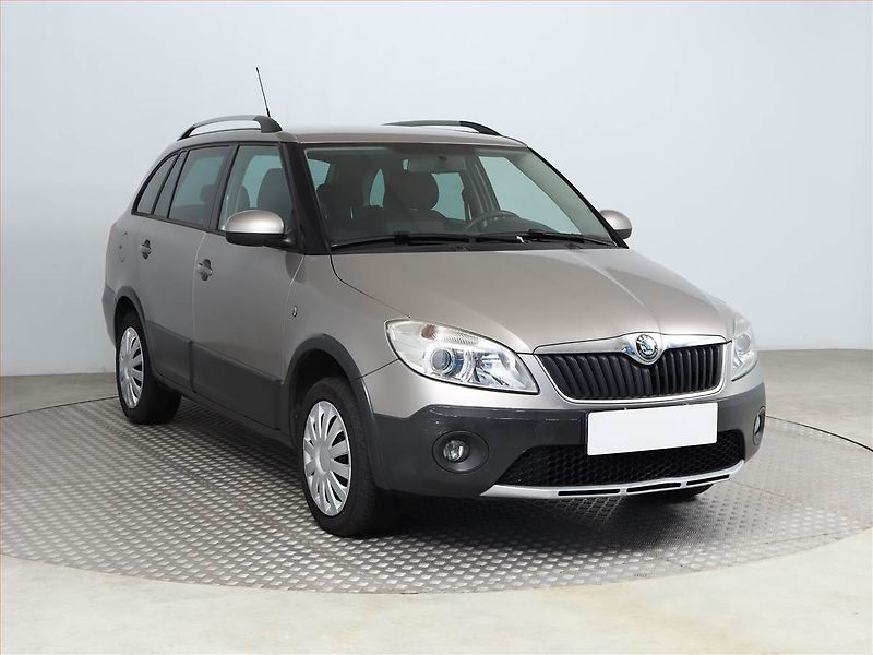 Škoda Fabia (2010) Scout 1.2 TSI, Tempomat - fotografie inzerátu