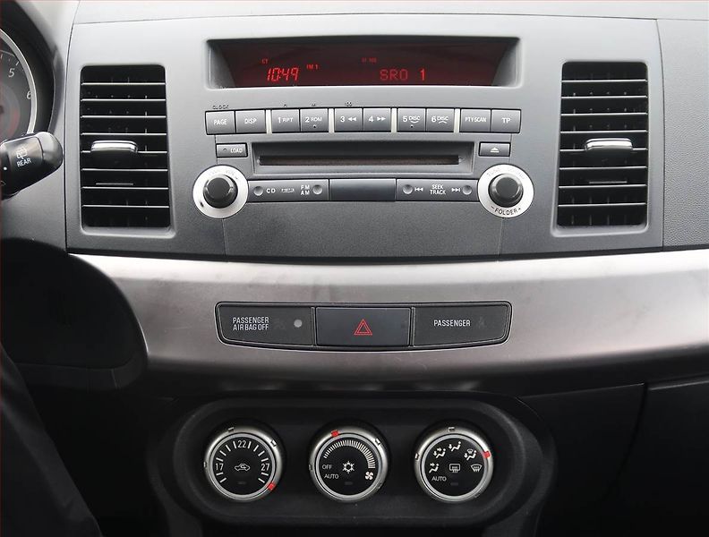 Mitsubishi Lancer (2009) 1.8 MIVEC, Serv.kniha - fotka 12 z 16