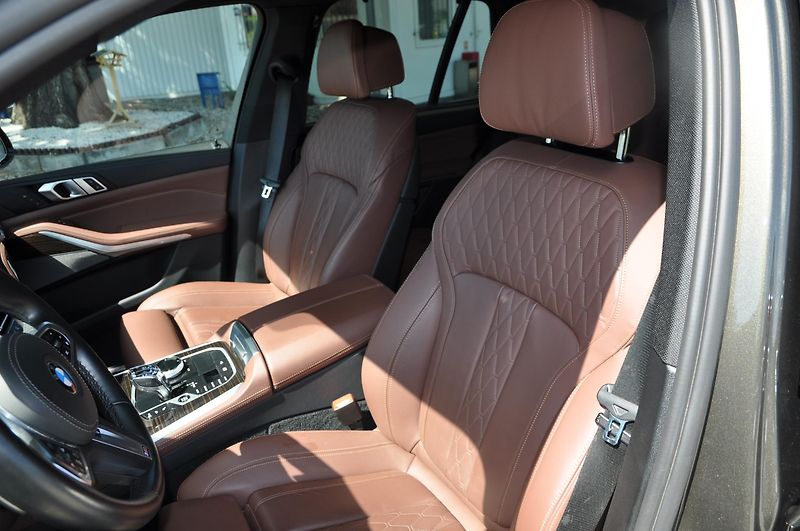 BMW X5 xDrive 40d 250kW - fotka 7 z 36