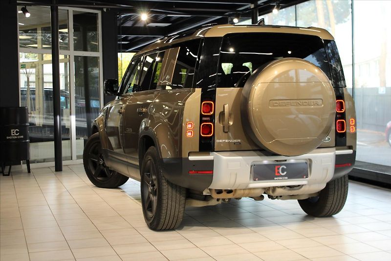 Land Rover Defender 110 D300 SE ACC/NezTop/360°/Ta - fotka 28 z 32