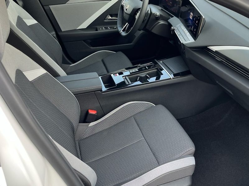 Opel Astra (2026) EDITION Hybrid 1.2T 107kW/145k - fotka 10 z 21
