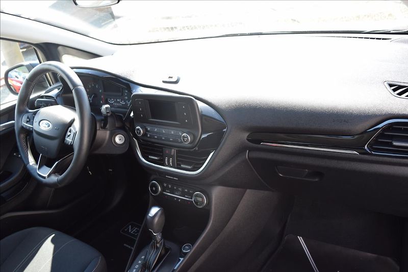 Ford Fiesta 1,0 i 73KW AUTOMAT NÍZKÉ KM - fotka 20 z 45