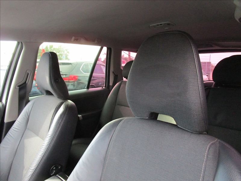 Volvo XC90 2.4 D5, AWD, automat, 7 míst - fotka 15 z 47