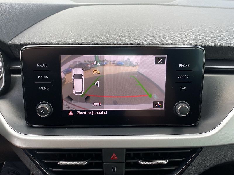 Škoda Scala (2020) 1.6 TDI Style Extra - fotka 13 z 34