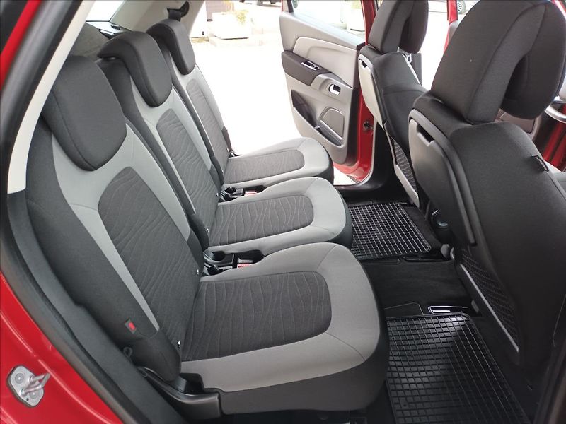 Citroën C4 Picasso 1,2 -81KW,DIGIKLIMA,KOLA - fotka 22 z 46