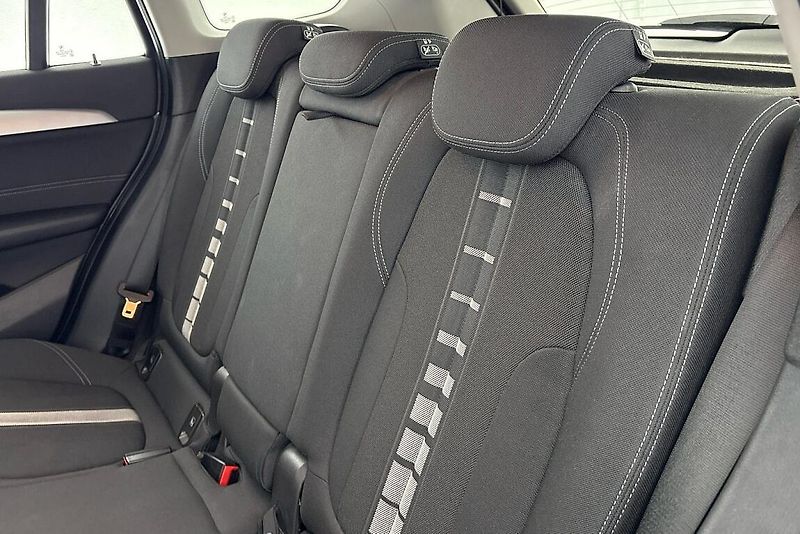 BMW X1 sDrive18i - fotka 8 z 24
