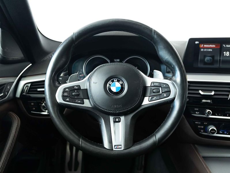 BMW Řada 5 540d xDrive Limousine - fotka 13 z 21
